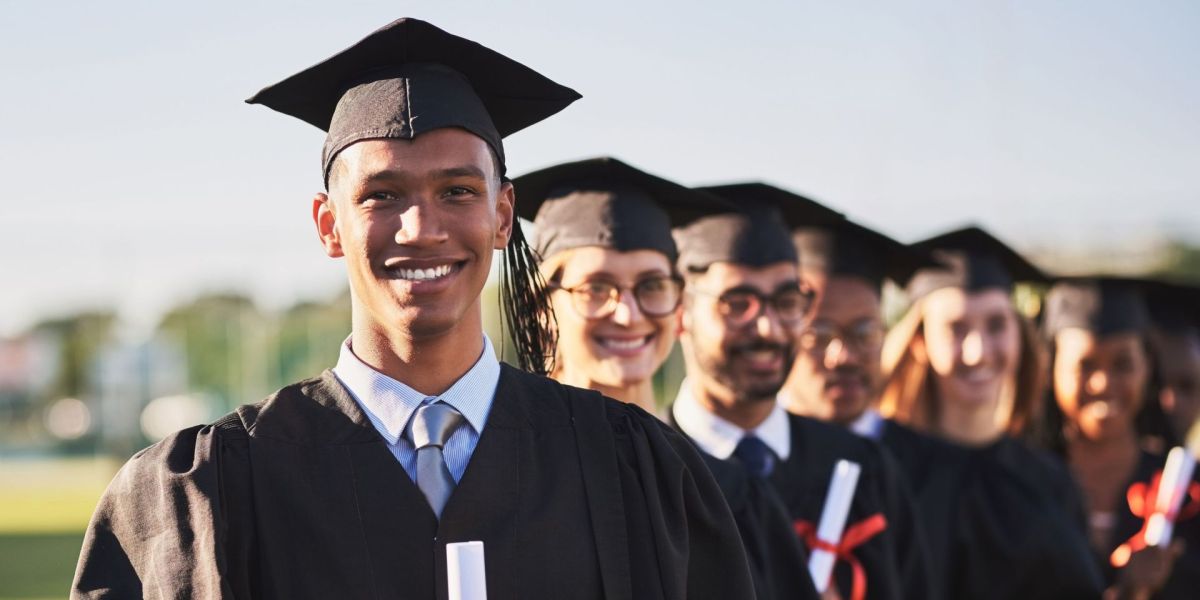 Der Erste Job nach dem Studium: 4 Tipps für deinen Erfolg auf eine Festanstellung